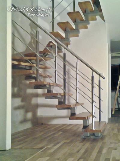 Schody samonośne zabiegowe na konstrukcji stalowej, E04, 5.JPG
